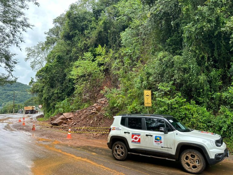Forte chuva provoca queda de barreira em Luzerna