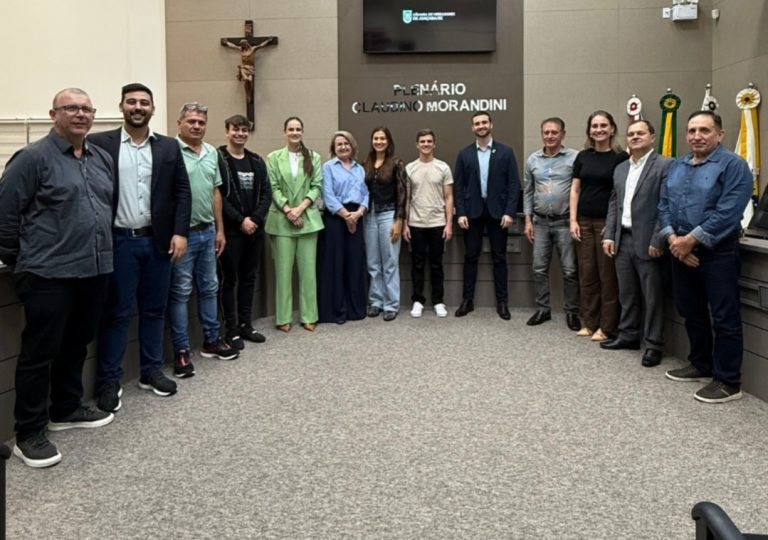 CDL Jovem apresenta campanha do Dia Livre de Impostos na Câmara de Joaçaba
