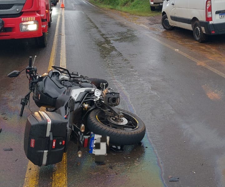 Motociclista fica ferido após colisão na SC-355 em Videira