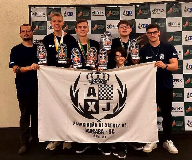 Joaçaba faz história em competição nacional de Xadrez