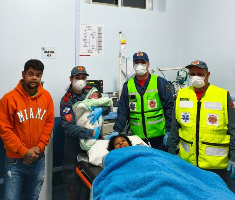 Bombeiros auxiliam parto de bebê durante a madrugada em Piratuba