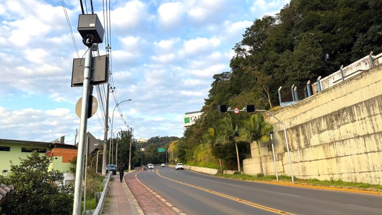 Descubra para que servem os equipamentos instalados pela prefeitura no Acesso Adolfo Zigelli