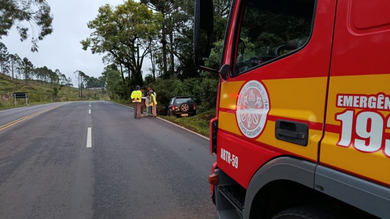 Família de Herval d’Oeste sai ilesa após carro sair da pista na SC-350