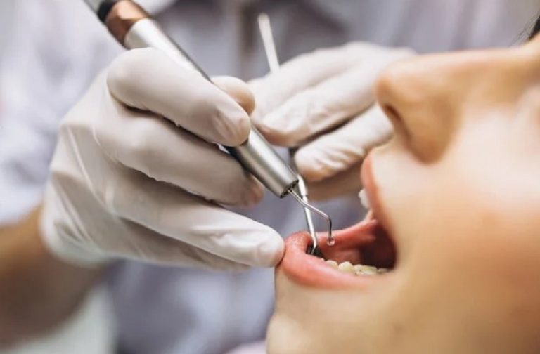 Dentista é denunciada pelo MPSC após paciente sofrer deformações e perda parcial da visão no Oeste
