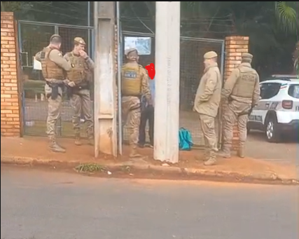 Briga entre alunos termina com estudante esfaqueado em escola de Chapecó
