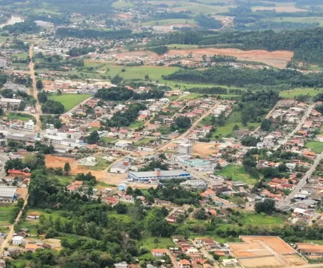 Motorista bêbado tenta subornar policiais com R$ 62 e acaba preso no interior de SC