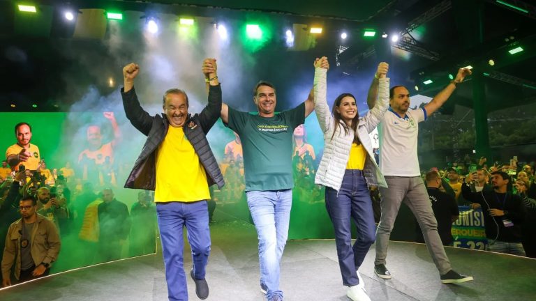 Durante evento oficial, PL oficializa Bolsonaro e De Toni para o Senado em SC