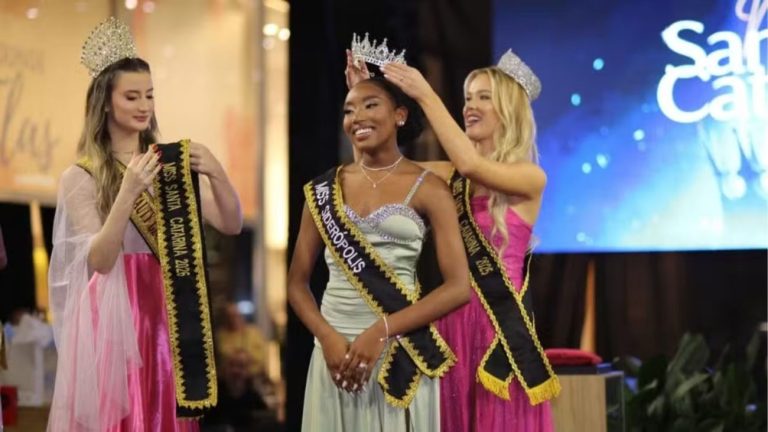 Justiça determina remoção de ataques racistas contra Miss SC e obriga plataforma a fornecer dados de autores