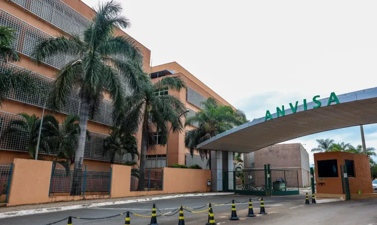 Anvisa apreende lote e suspende creatina em gomas