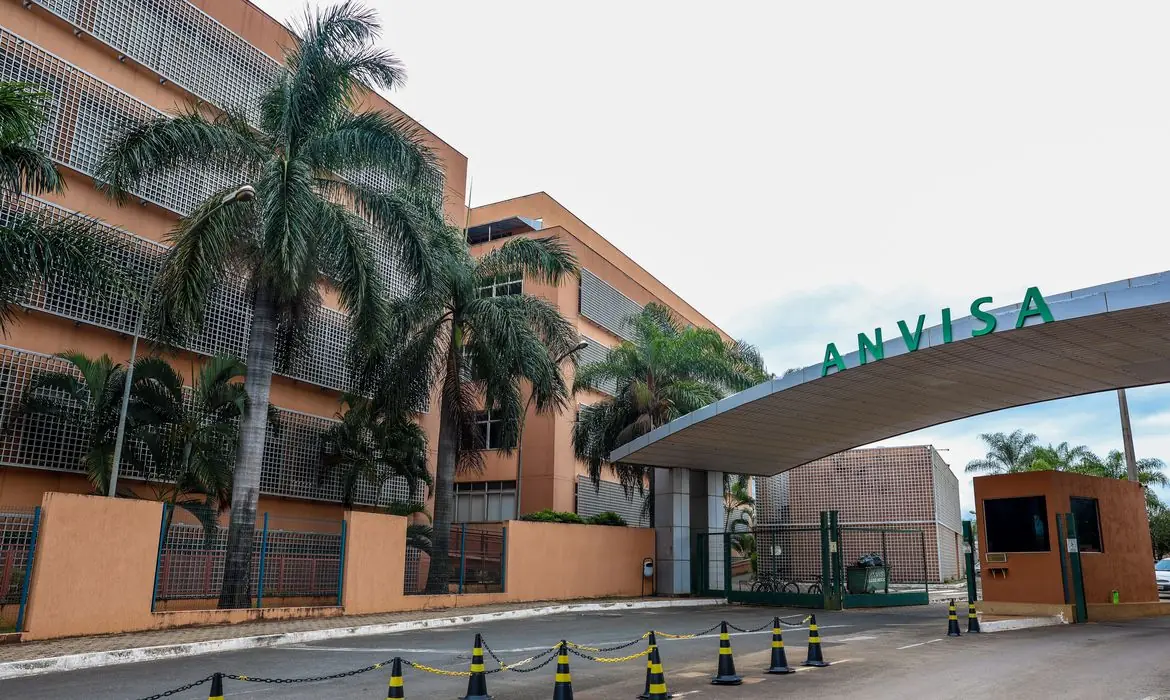 Anvisa apreende lote e suspende creatina em gomas