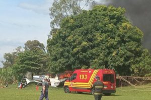 Queda de avião deixa dois mortos em São Paulo