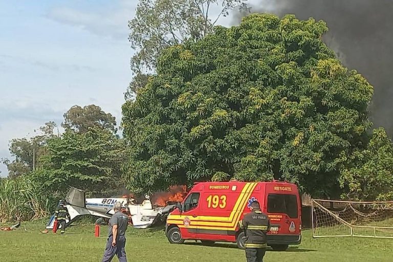 Queda de avião deixa dois mortos em São Paulo