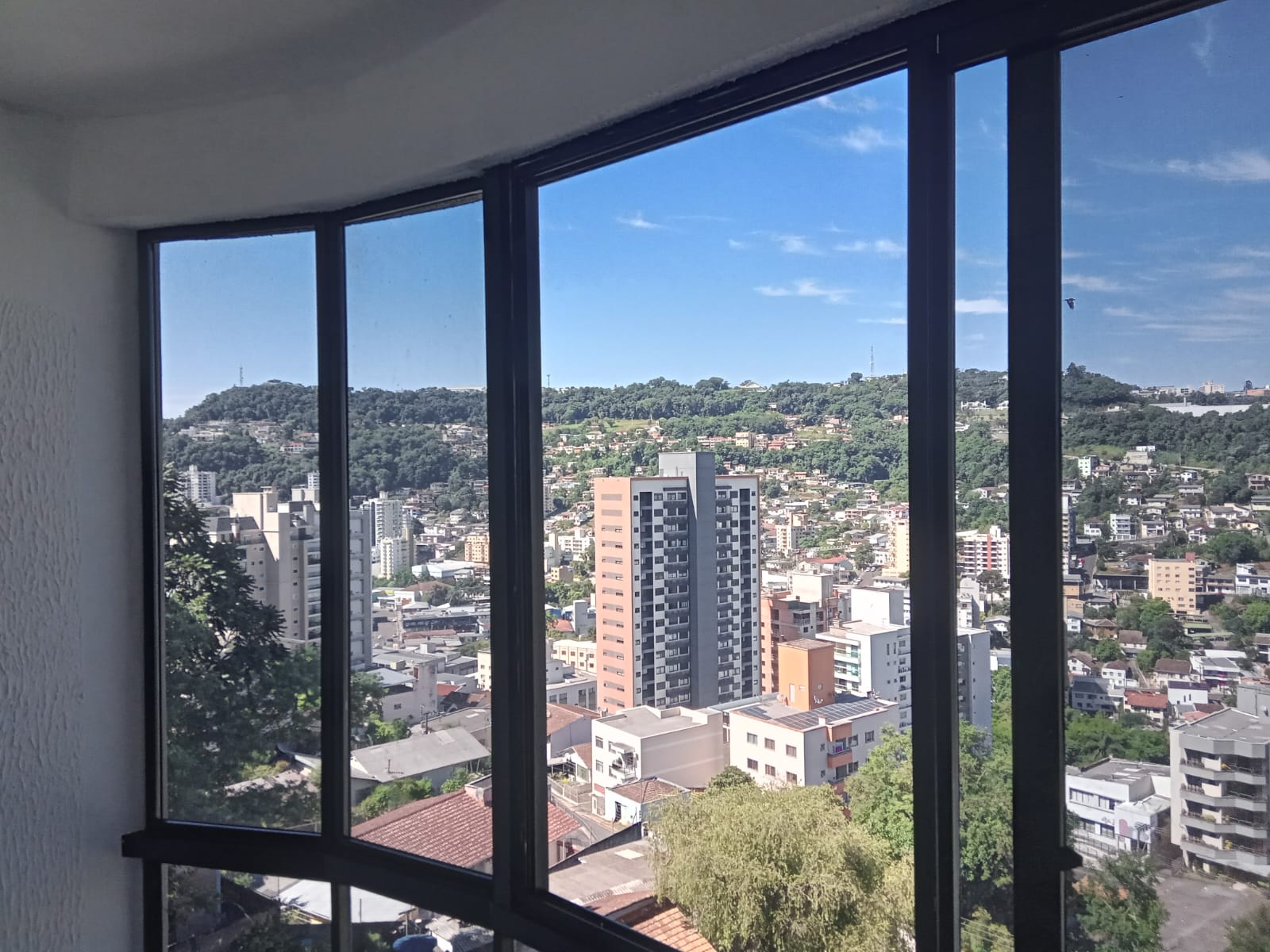 ALUGA apartamento DOIS QUARTOS perto do HUST