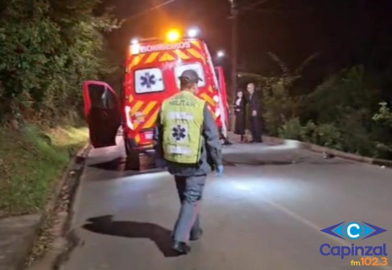 Motocicleta atinge dois pedestres em Capinzal
