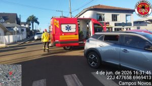 Colisão entre veículos deixa motorista ferido no Centro de Campos Novos