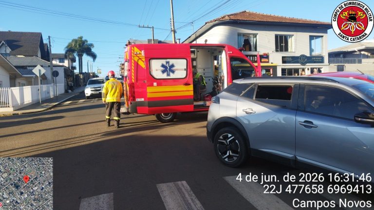 Colisão entre veículos deixa motorista ferido no Centro de Campos Novos