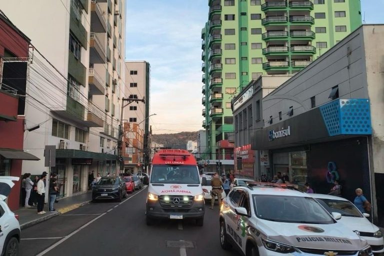 Discussão familiar termina com atropelamento, acidente e mulher detida em Joaçaba