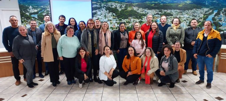 Empreendedores de Herval d’Oeste apresentam projetos e fecham parcerias no I Pitch de Inovação do Turismo