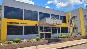 Professor é demitido por acusação de abuso sexual em Ouro