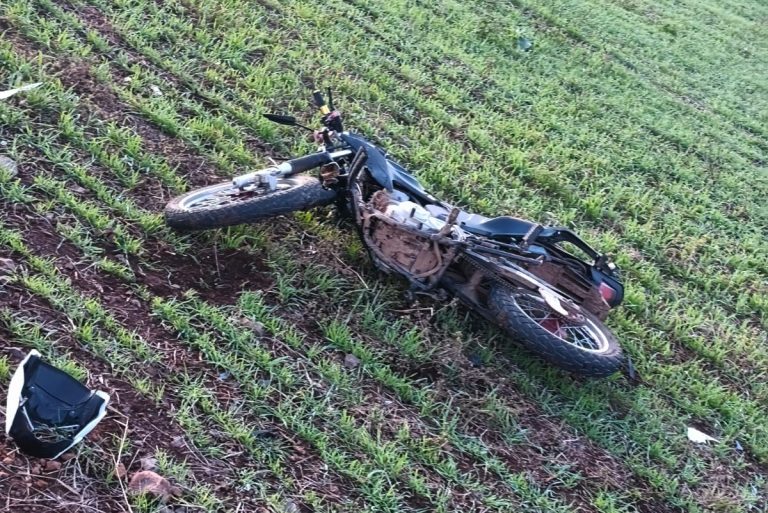 Motociclista fica ferido após colisão frontal com carro na SC-305