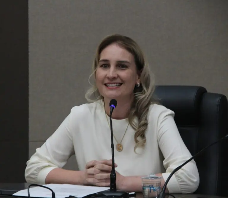 Vereadora de Joaçaba pede distribuição gratuita de sensores de glicose para crianças e adolescentes com diabetes tipo 1