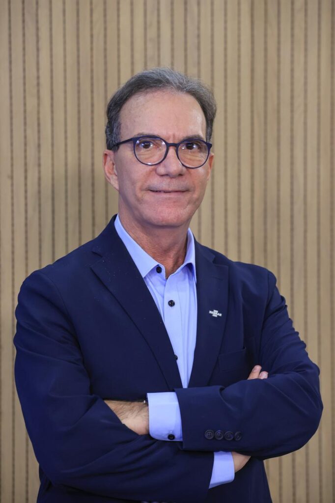 Décio Lima pede na Justiça anulação de medalha a Carlos Bolsonaro em SC
