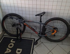 PM recupera bicicleta furtada e encaminha duas pessoas à delegacia em Herval d’Oeste