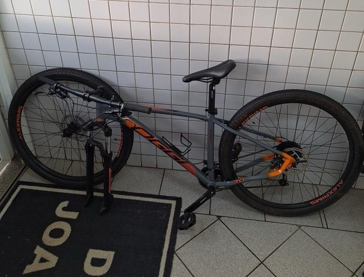 PM recupera bicicleta furtada e encaminha duas pessoas à delegacia em Herval d’Oeste