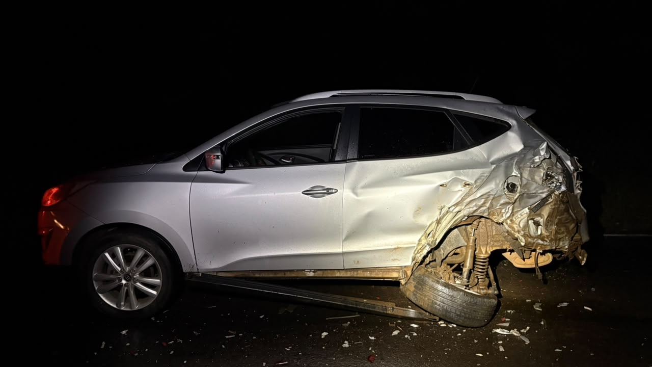 Colisão traseira entre Amarok e IX35 é registrada na SC-157 no Oeste Catarinense