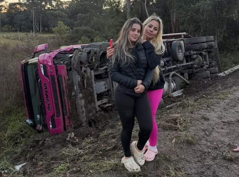 Caminhoneira influenciadora sofre acidente em SC