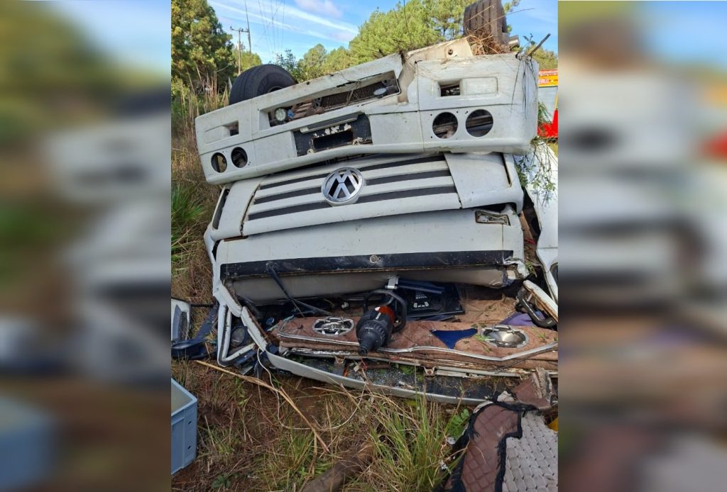 Morre no hospital motorista resgatado em estado gravíssimo após tombamento na SC-452