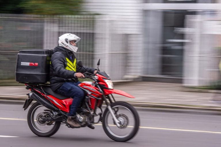 Motofretistas são convidados para encontro sobre segurança e valorização profissional em Joaçaba