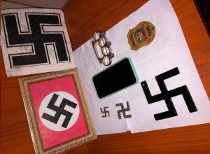 Operação da Polícia Civil combate apologia ao nazismo e apreende materiais em Campos Novos