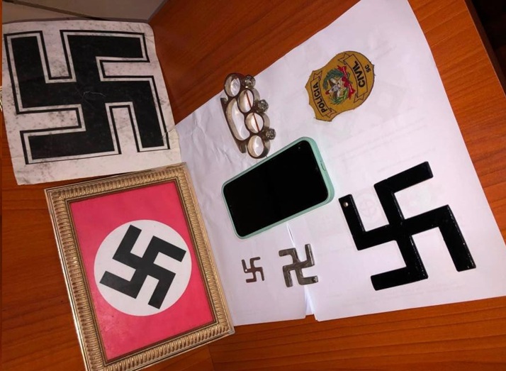 Operação da Polícia Civil combate apologia ao nazismo e apreende materiais em Campos Novos