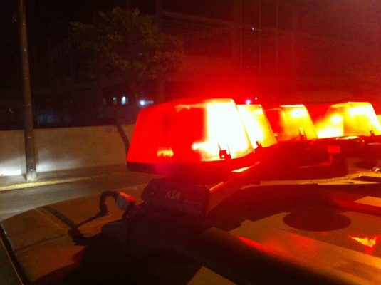 Criança pede socorro após ficar sozinha em casa no Oeste