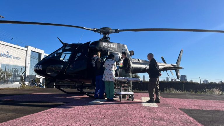 Menino de 5 anos é transferido de helicóptero após ser atropelado em frente a escola no Oeste de SC