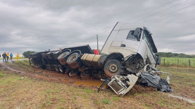 Vídeo! Imagens mostram local do grave acidente com 5 mortes na BR-470