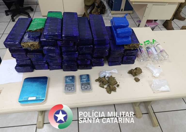 Polícia Militar apreende maconha e desarticula ponto de tráfico em Videira