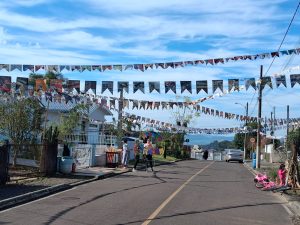 Arraiá na rua: União de moradores marca Festa Junina no bairro Clara Adélia, em Joaçaba
