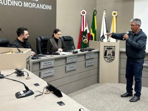 Pedrinho toma posse como vereador suplente na Câmara de Joaçaba