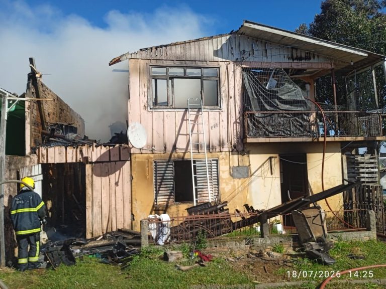 Corrente do bem: Saiba como ajudar a família que perdeu casa em incêndio em Catanduvas
