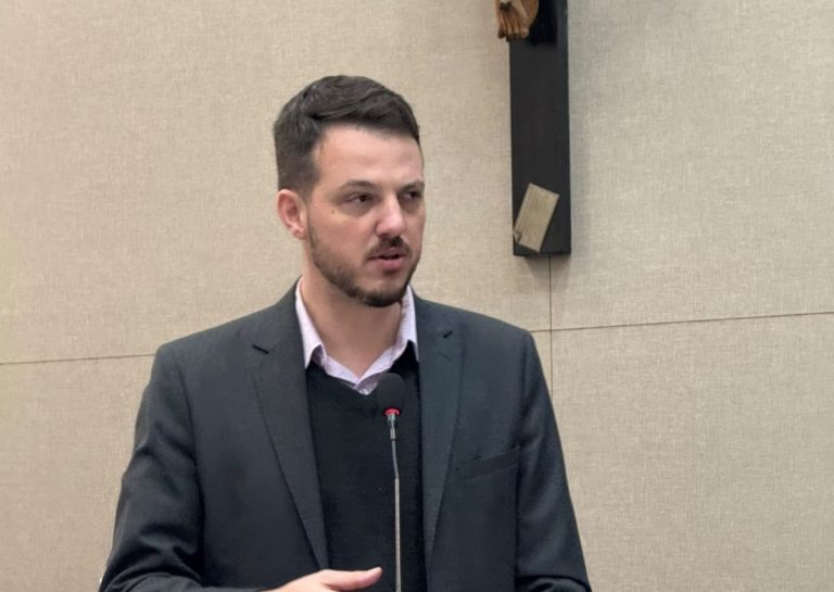 Vereador Leandro Sarto apresenta indicações para melhorar infraestrutura e reforçar segurança no trânsito em Joaçaba