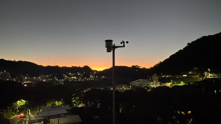 Morador instala estação meteorológica no Centro de Joaçaba e registra mais de 120mm de chuva nas últimas 12 horas