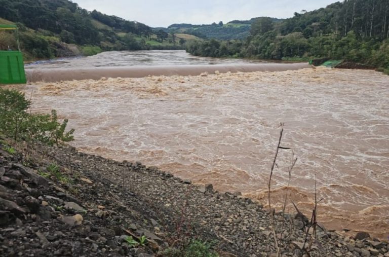 Corpo de mulher é encontrado no Rio do Peixe e pode ser de moradora desaparecida em Herval d’Oeste