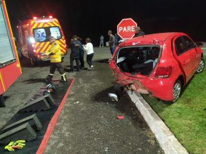 Colisão traseira deixa dois feridos na BR-282, em Erval Velho