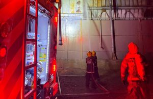 Incêndio em indústria mobiliza bombeiros por cinco horas e consome 50 mil litros de água em SC