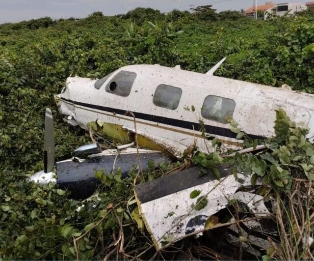 Avião de pequeno porte com duas pessoas cai em Santa Catarina