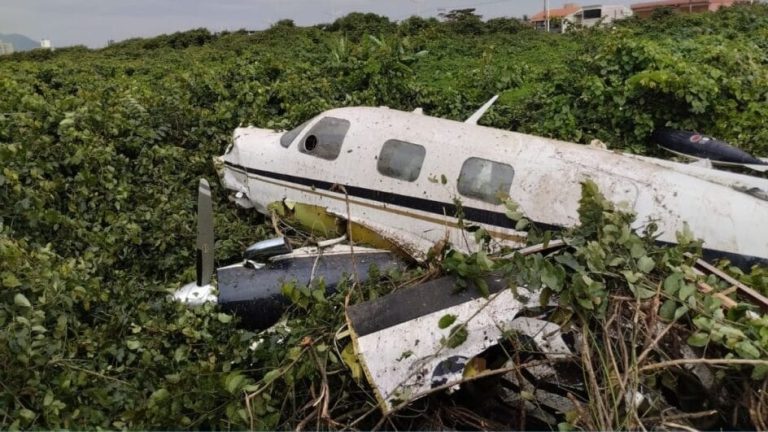 Avião de pequeno porte com duas pessoas cai em Santa Catarina