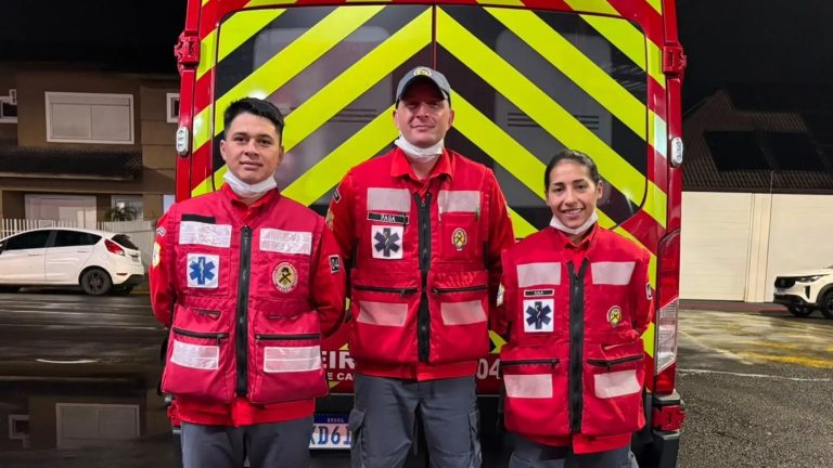 Mulher dá à luz em casa em Caçador; bombeiros auxiliam mãe e bebê