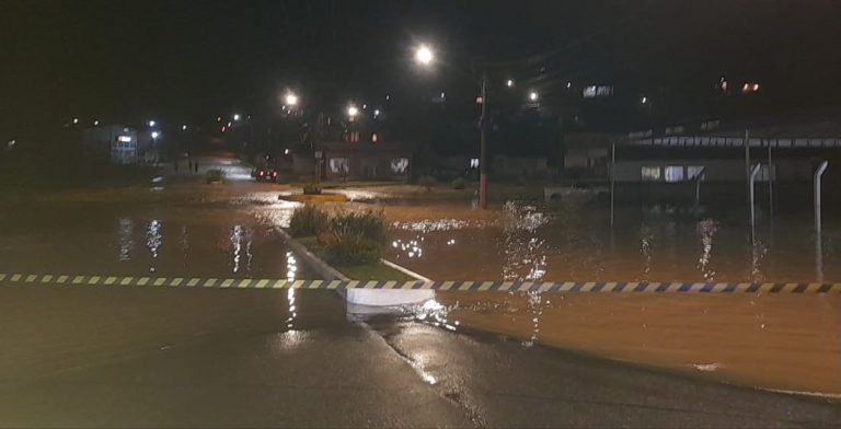 Temporais deixam seis cidades de SC em situação de emergência